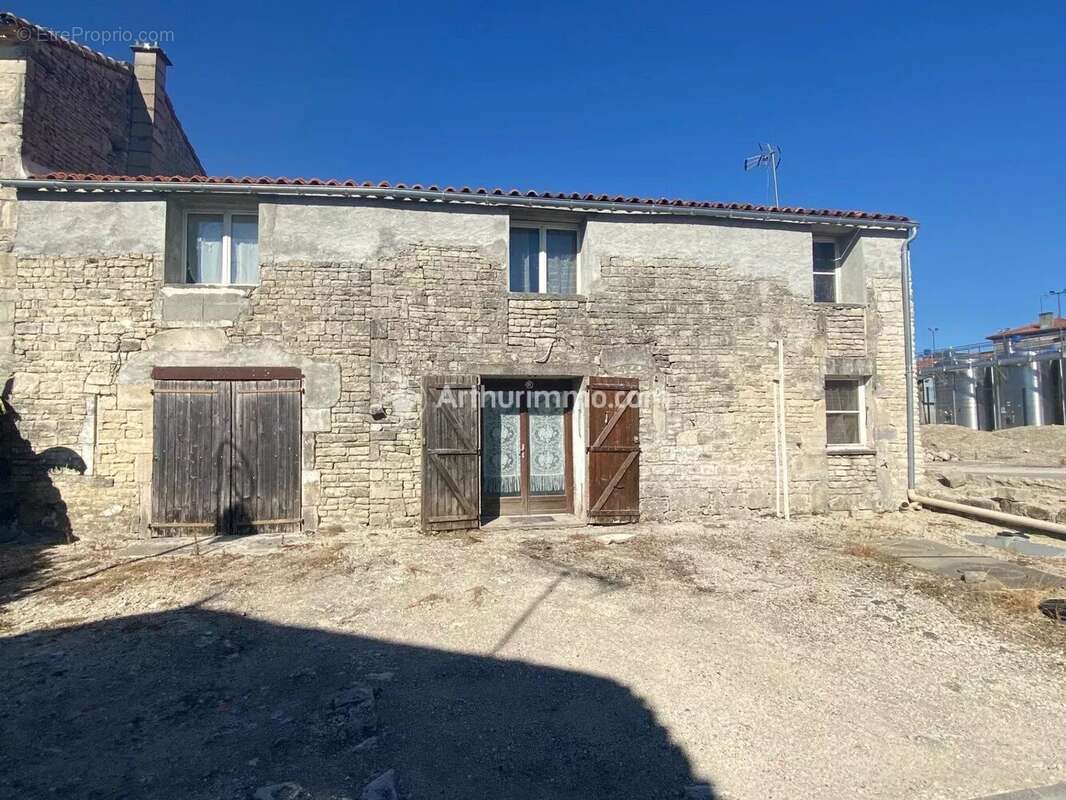 Maison à MACQUEVILLE