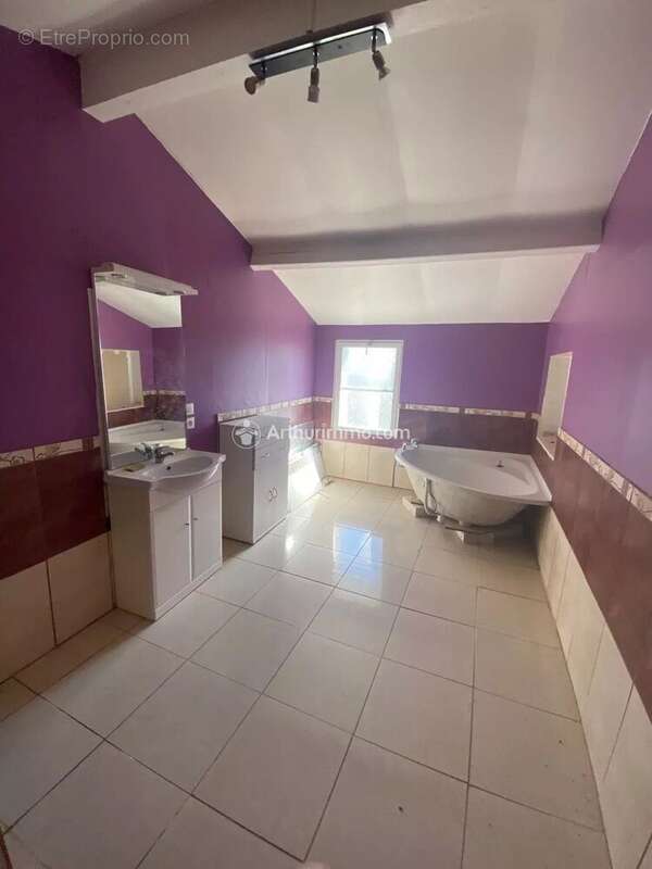 Maison à MACQUEVILLE