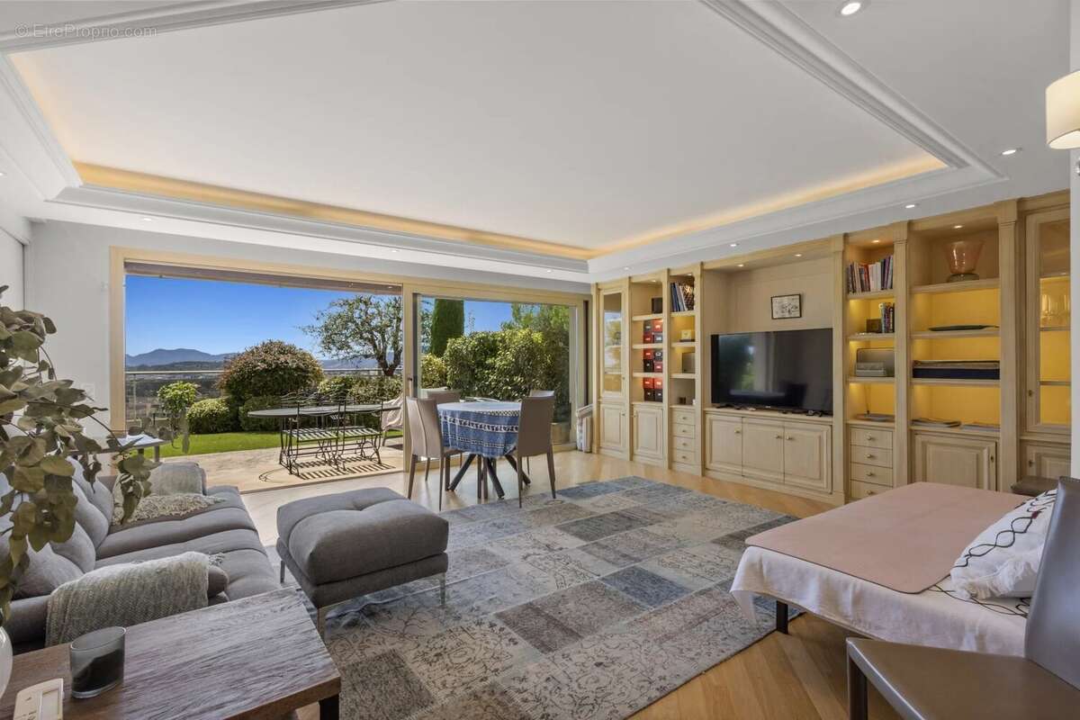 Appartement à LE CANNET