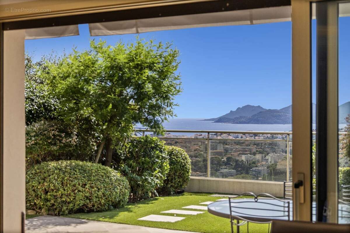 Appartement à LE CANNET