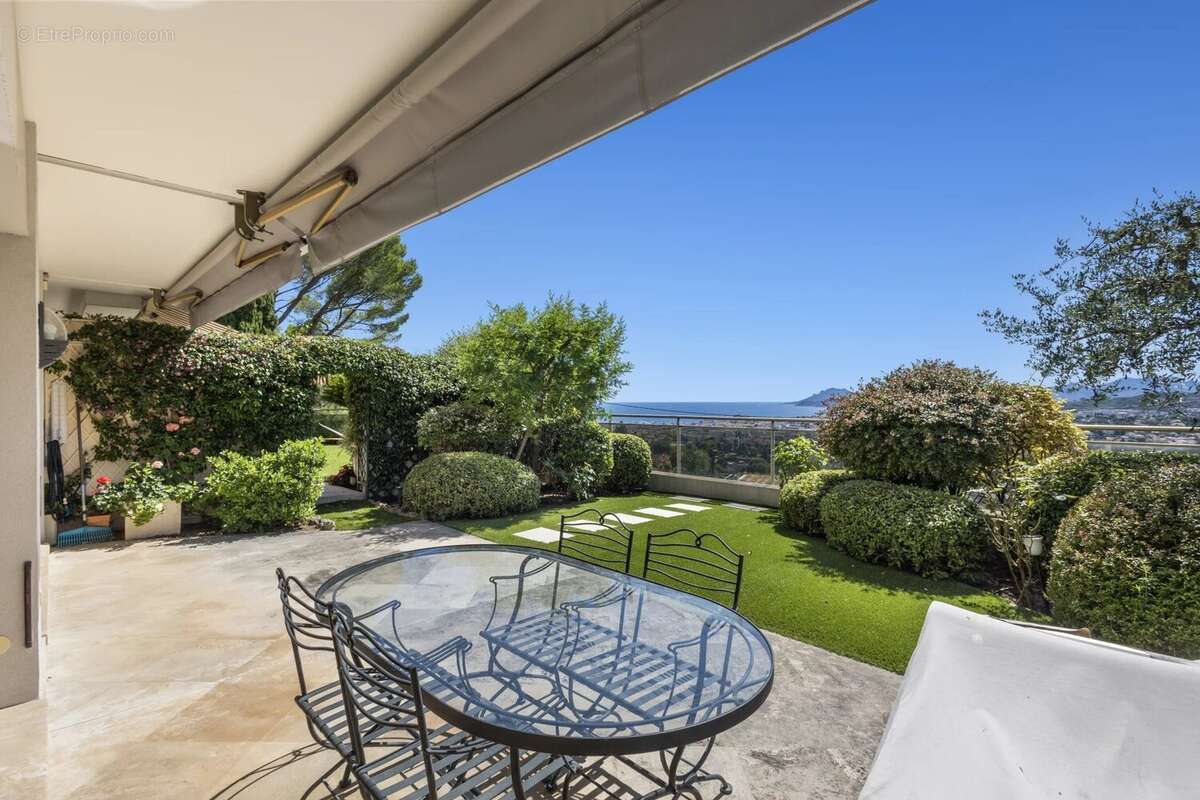 Appartement à LE CANNET