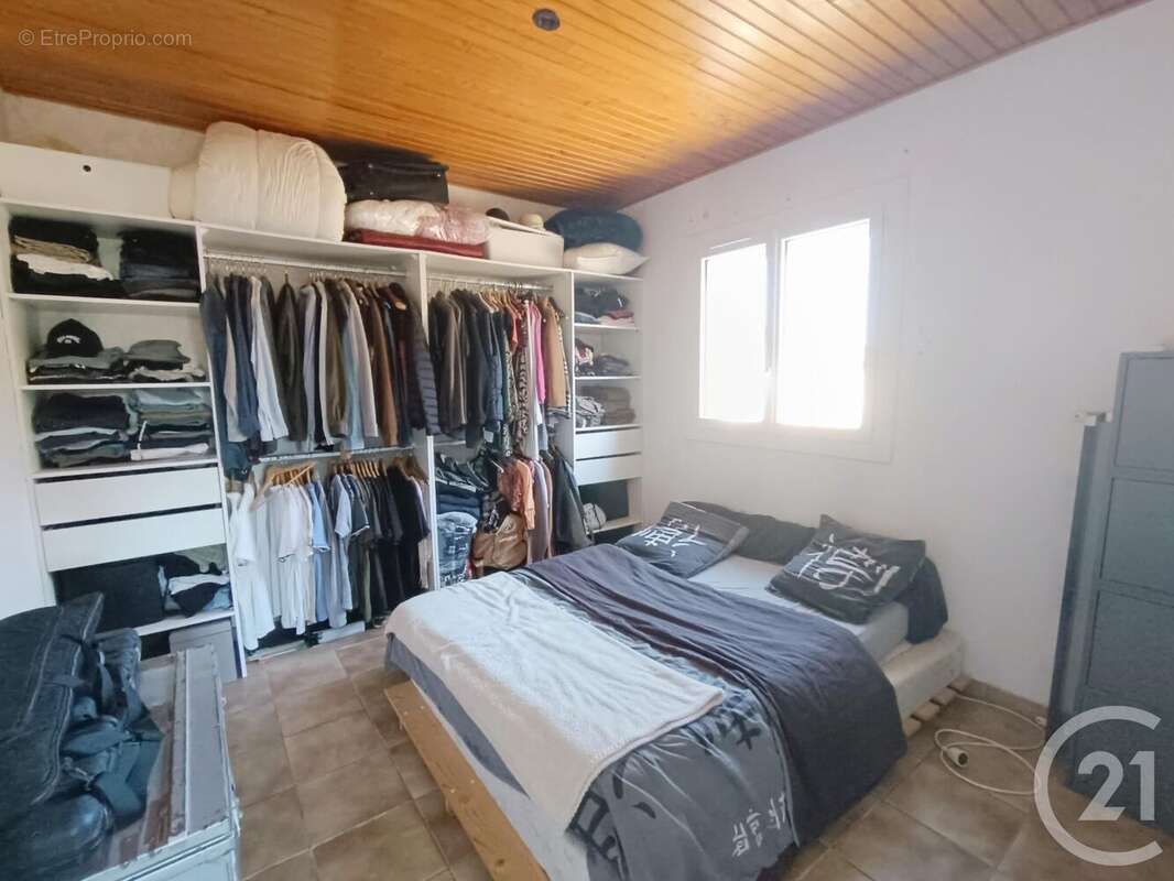 Maison à LES PEINTURES