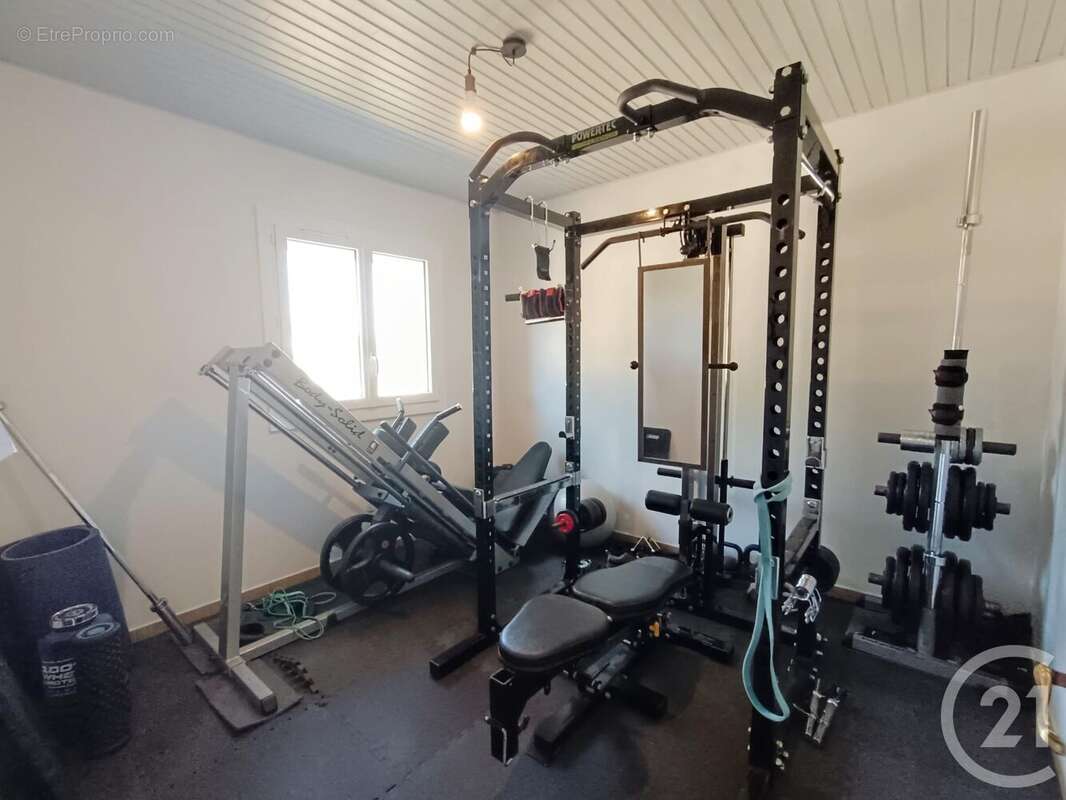 Maison à LES PEINTURES