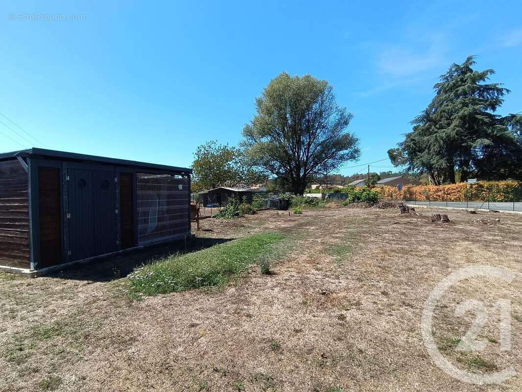 Maison à LES PEINTURES