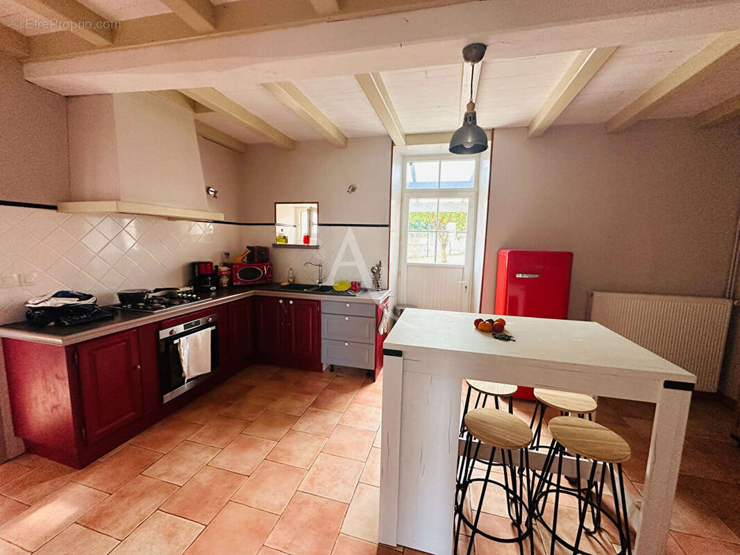 Maison à CORME-ROYAL