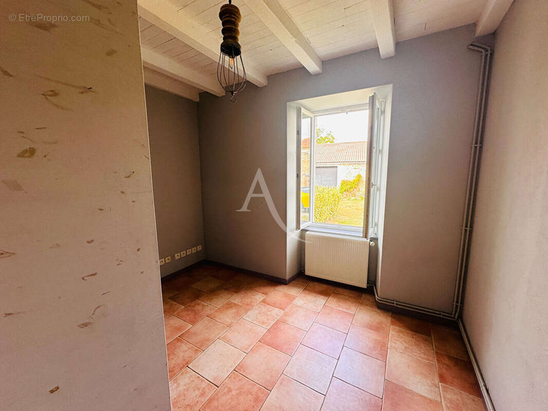 Maison à CORME-ROYAL