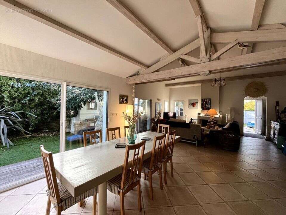 Maison à LA COUARDE-SUR-MER