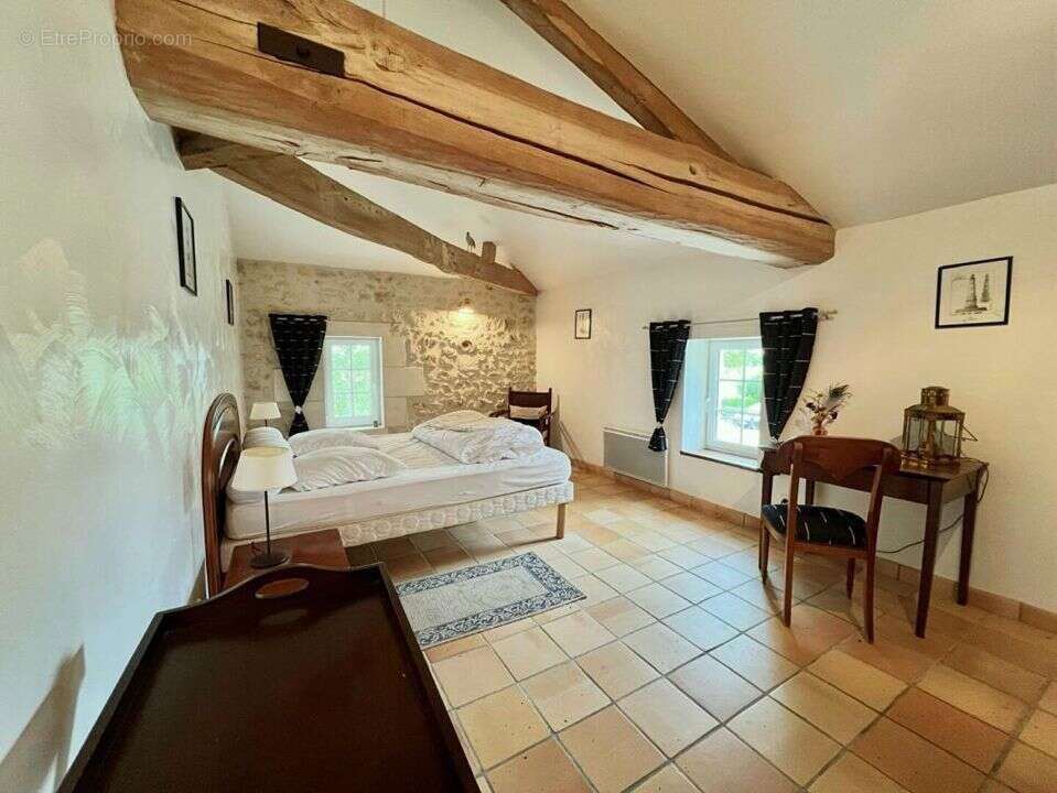 Maison à LA GRIPPERIE-SAINT-SYMPHORIEN