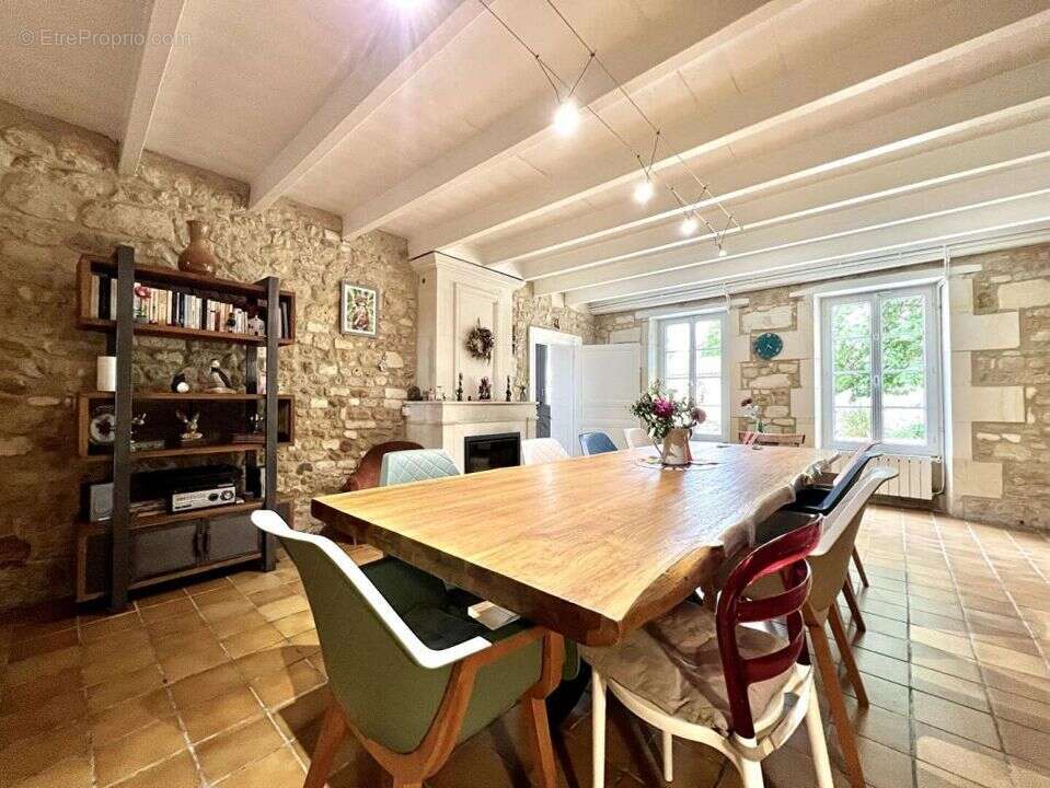 Maison à LA GRIPPERIE-SAINT-SYMPHORIEN