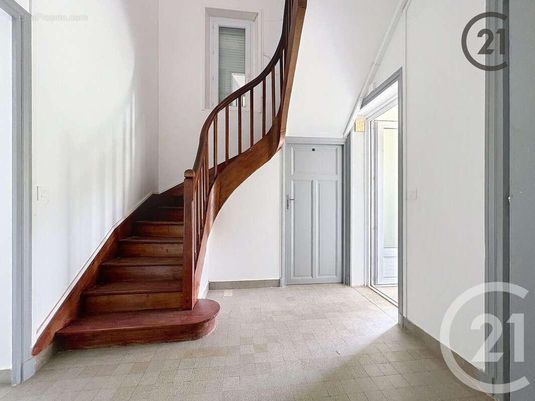 Maison à VARENNES-SUR-SEINE