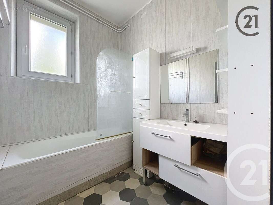 Maison à VARENNES-SUR-SEINE