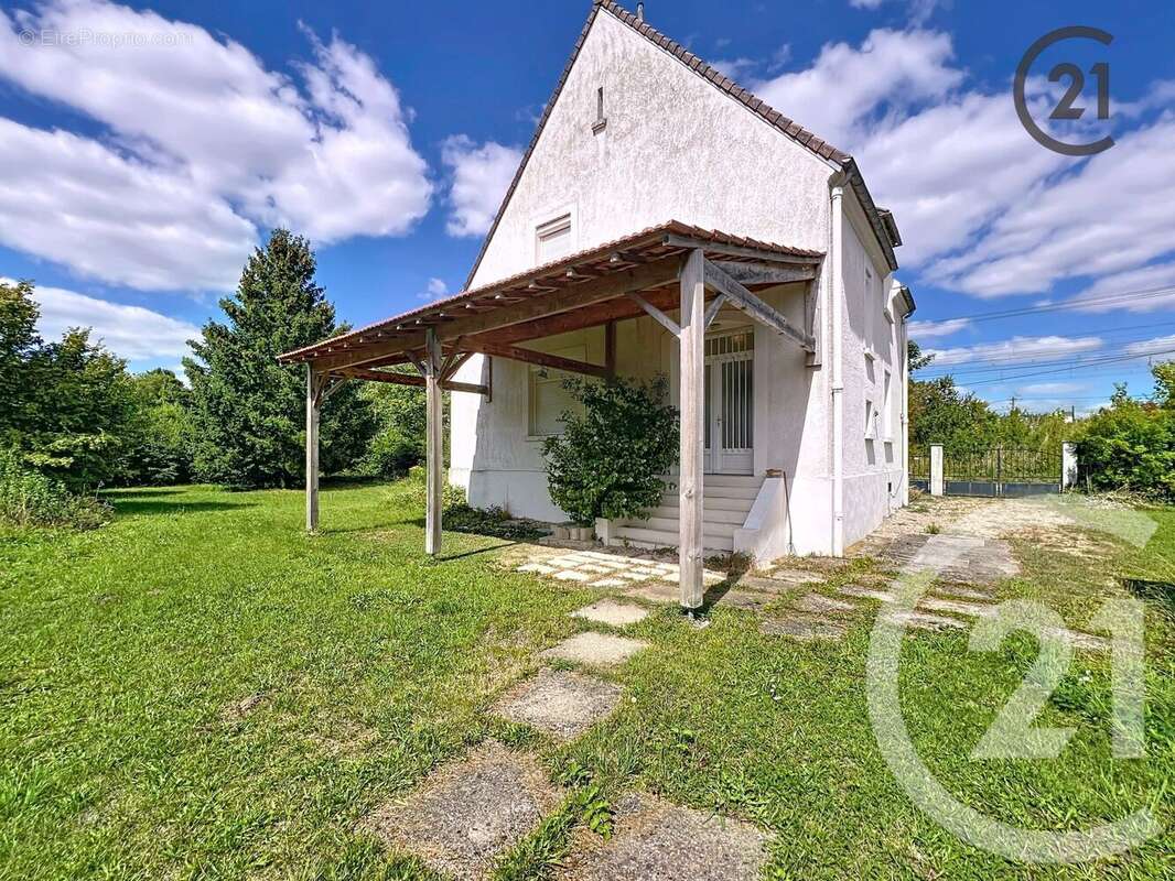 Maison à VARENNES-SUR-SEINE