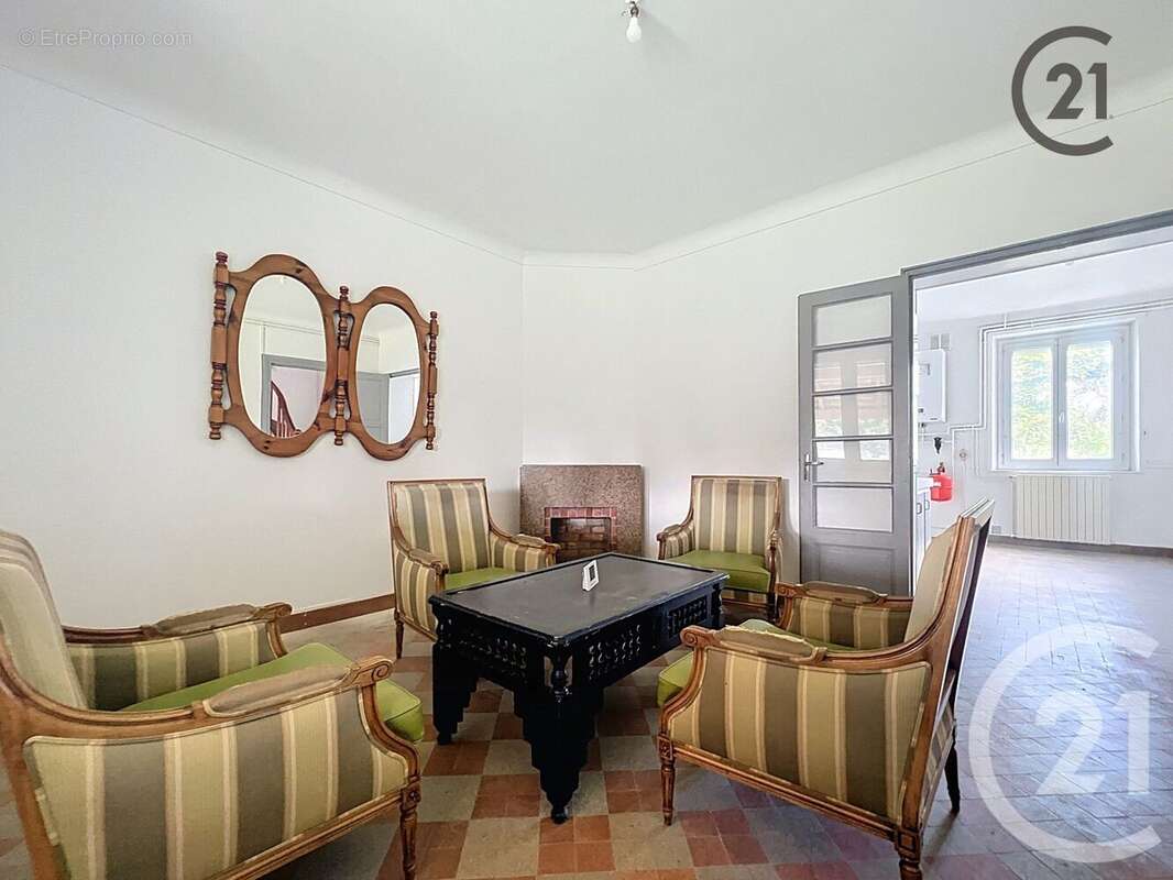 Maison à VARENNES-SUR-SEINE