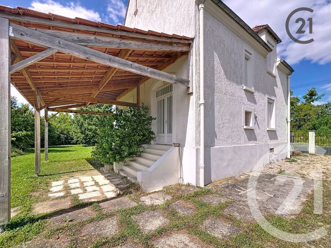 Maison à VARENNES-SUR-SEINE