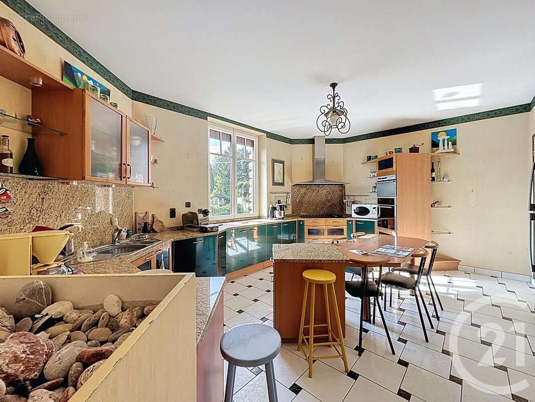 Maison à LAMARCHE-SUR-SAONE