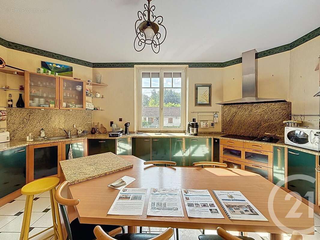 Maison à LAMARCHE-SUR-SAONE