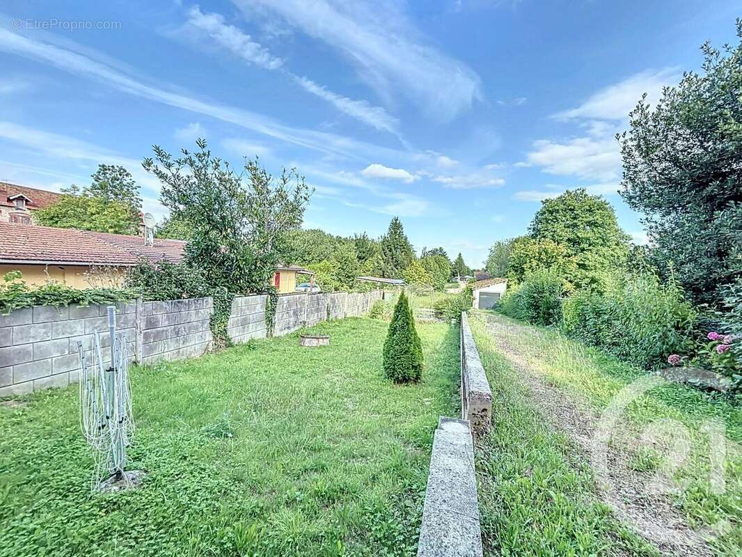 Maison à LAMARCHE-SUR-SAONE