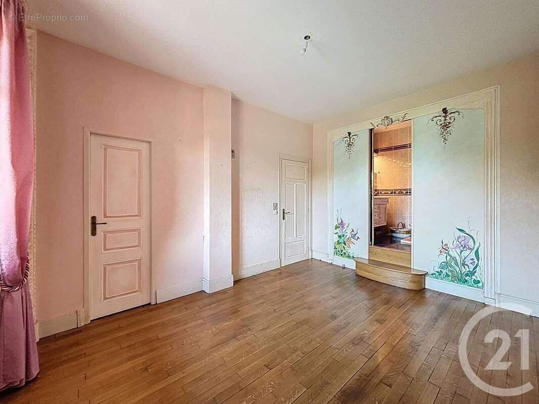 Maison à LAMARCHE-SUR-SAONE