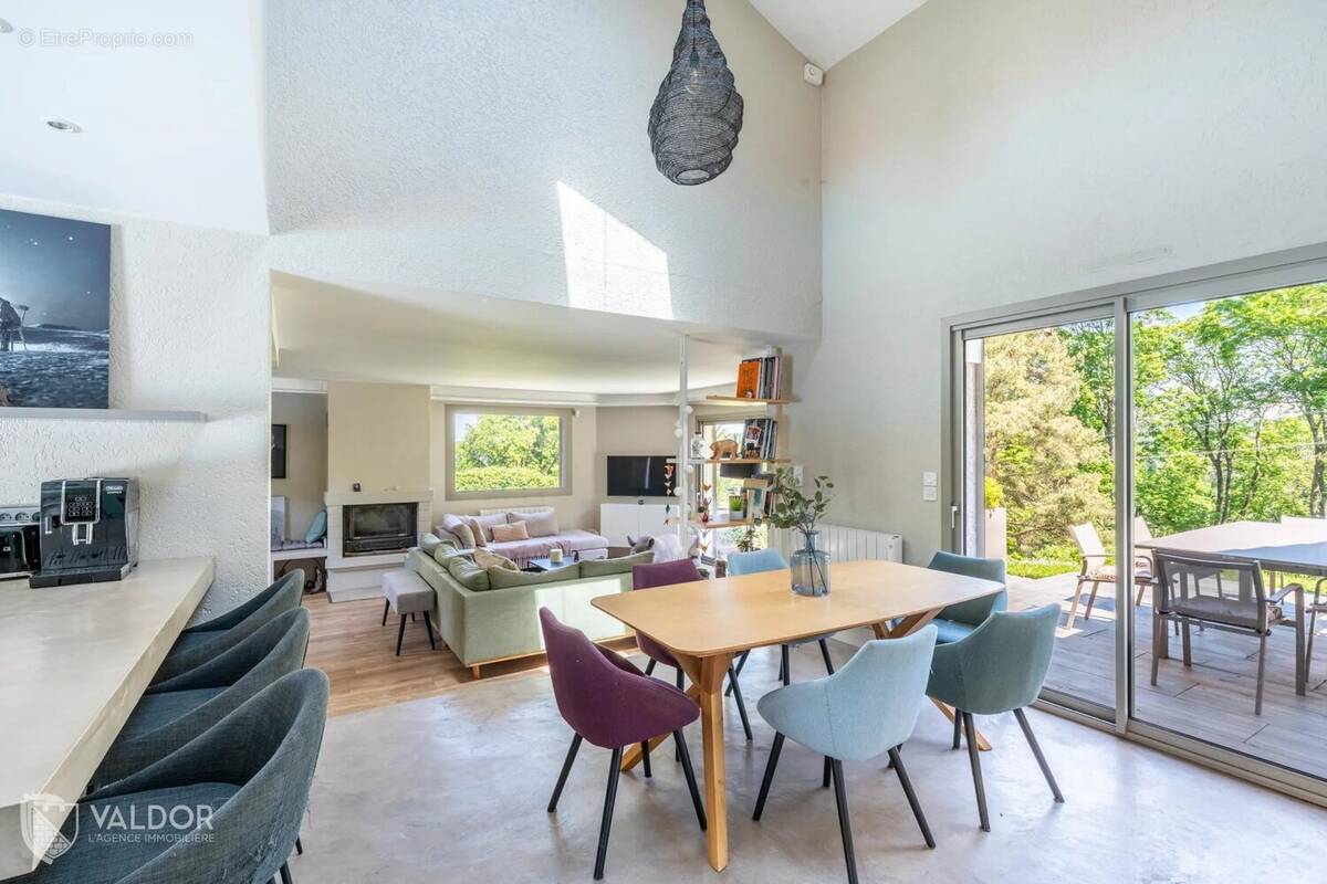 Maison à SAINT-ROMAIN-AU-MONT-D&#039;OR