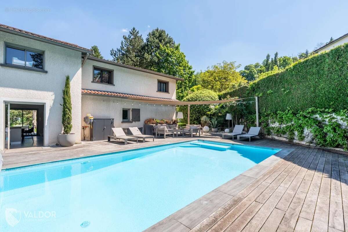 Maison à SAINT-ROMAIN-AU-MONT-D&#039;OR