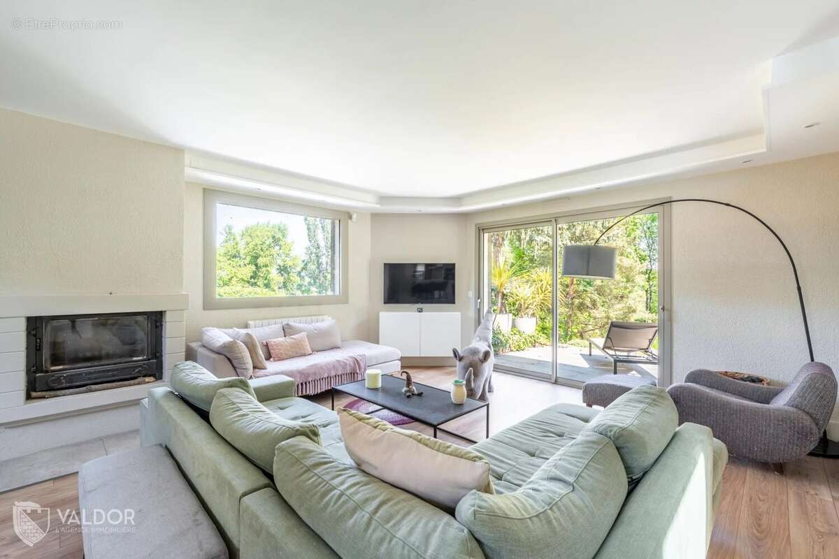 Maison à SAINT-ROMAIN-AU-MONT-D&#039;OR