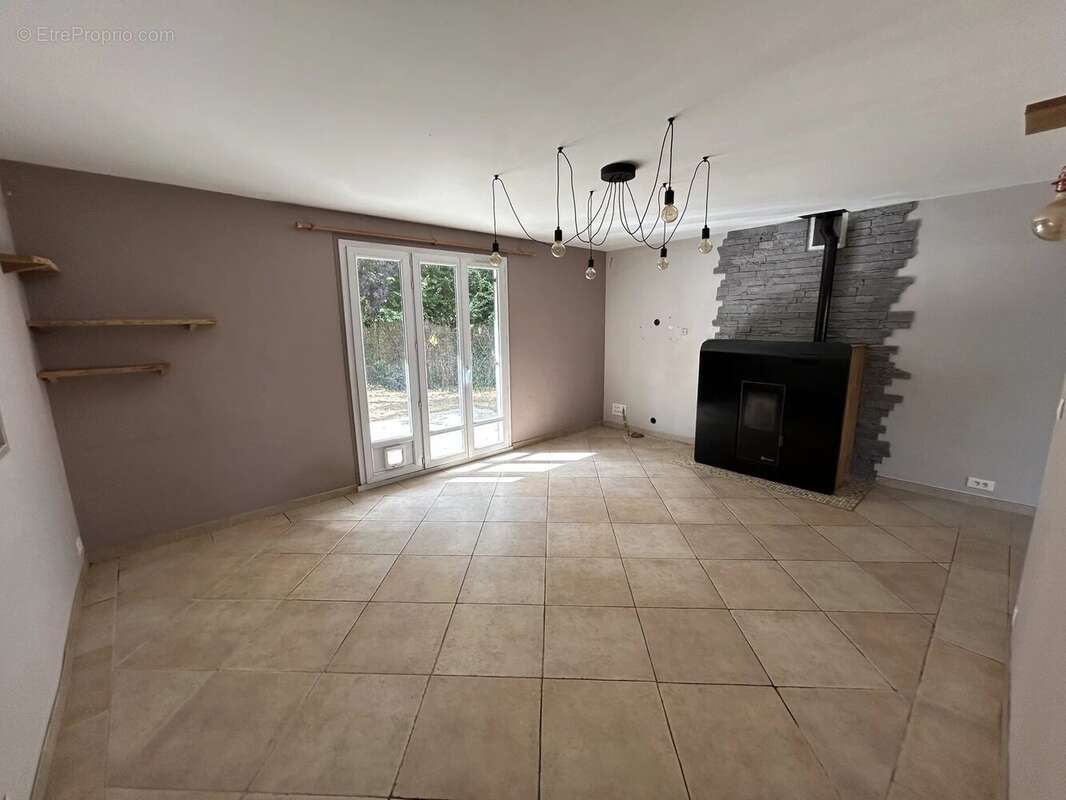 Maison à LES ESSARTS-LE-ROI