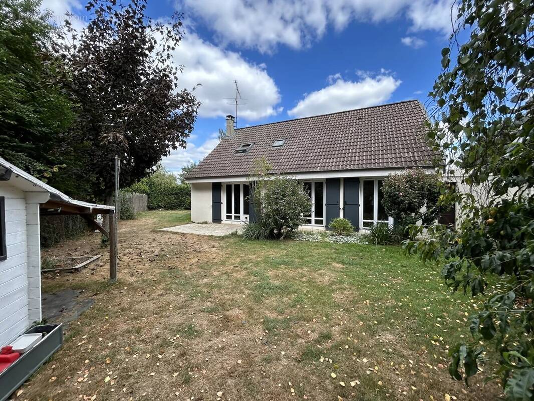 Maison à LES ESSARTS-LE-ROI