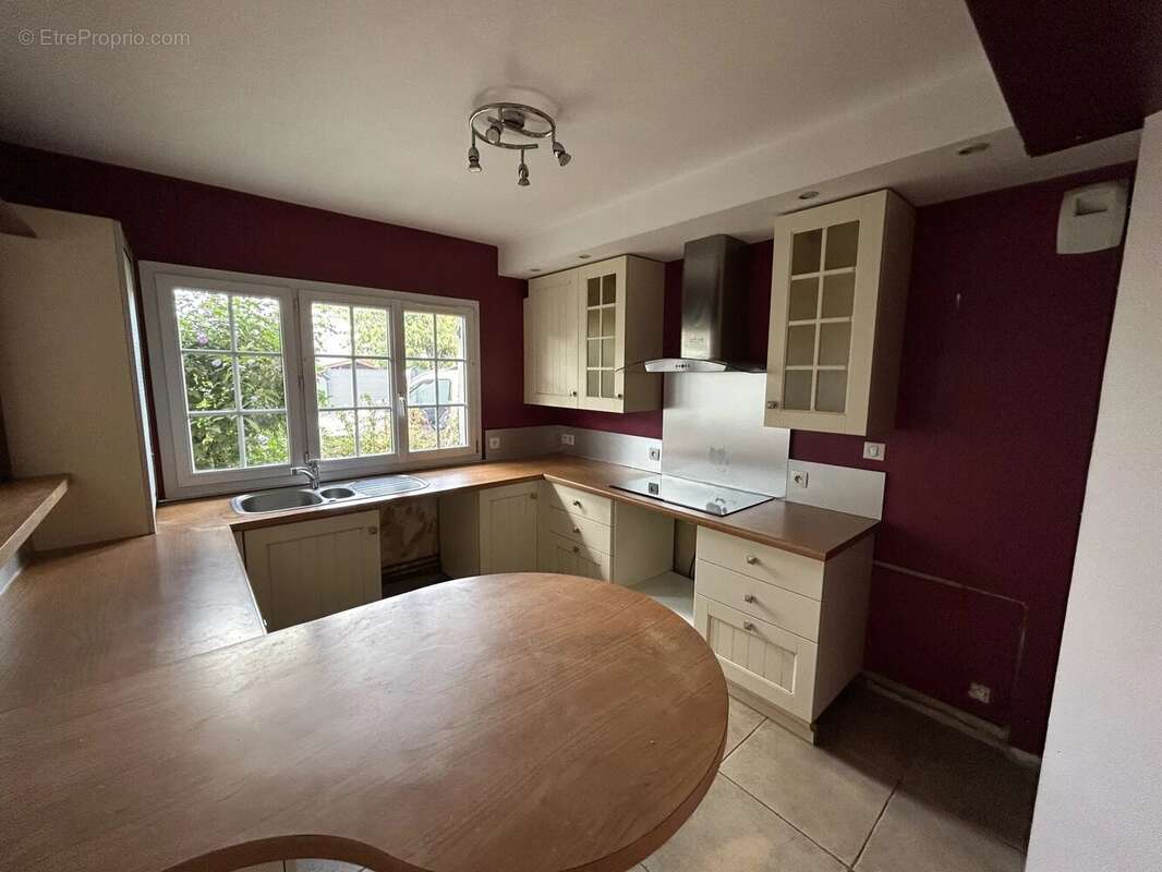 Maison à LES ESSARTS-LE-ROI