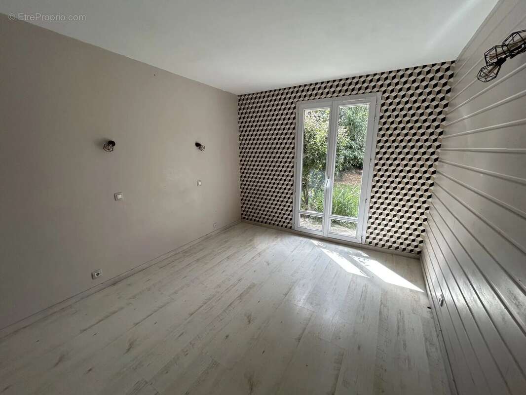 Maison à LES ESSARTS-LE-ROI