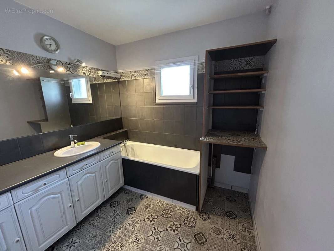 Maison à LES ESSARTS-LE-ROI