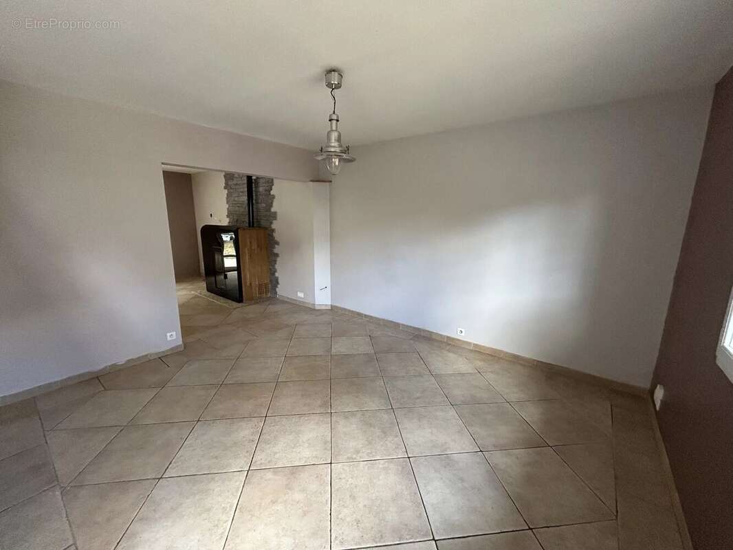 Maison à LES ESSARTS-LE-ROI