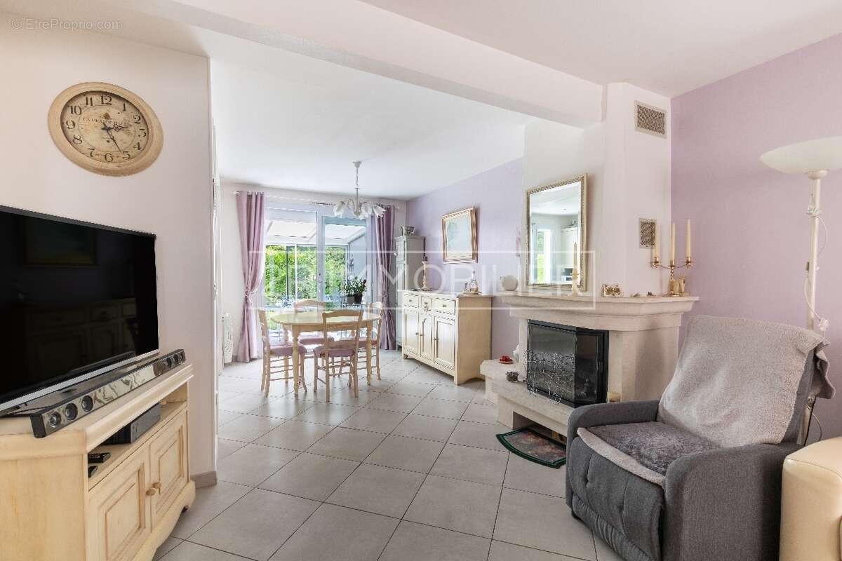 Maison à CROISSY-BEAUBOURG