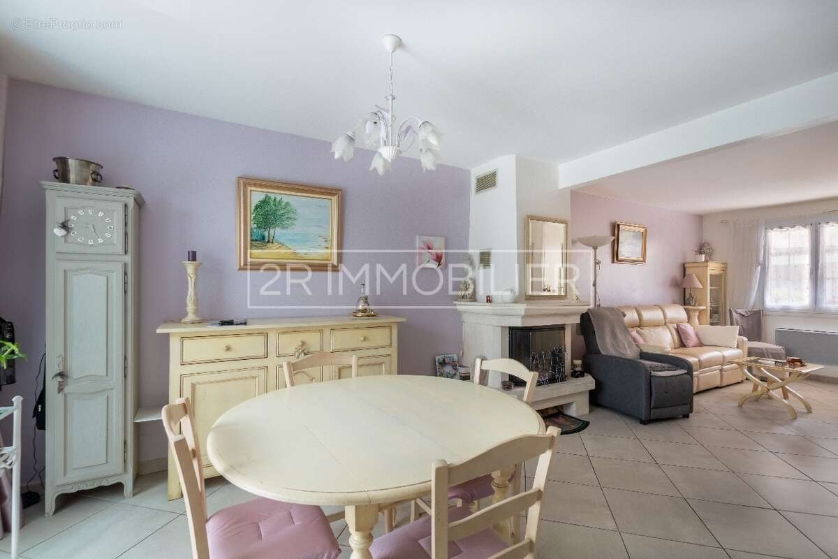 Maison à CROISSY-BEAUBOURG