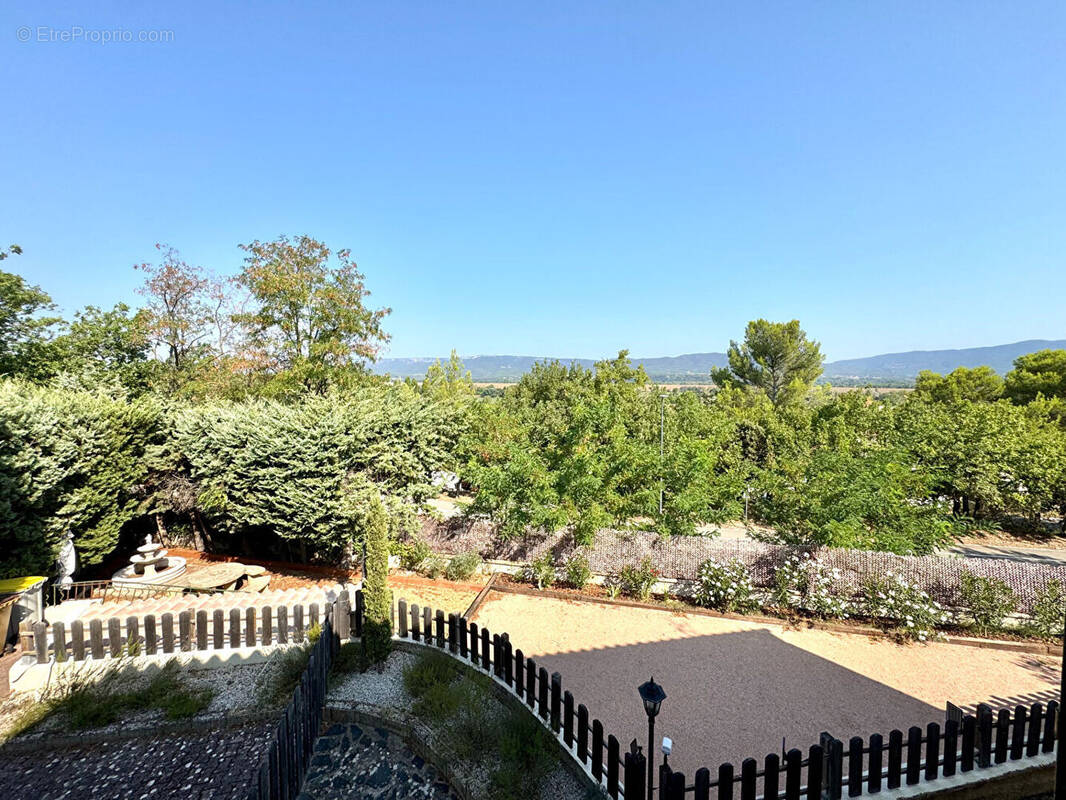 Maison à LA ROQUE-D&#039;ANTHERON