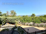 Maison à LA ROQUE-D&#039;ANTHERON