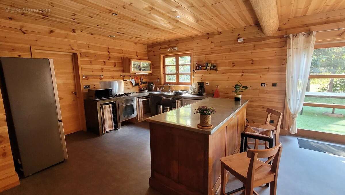 Maison à LE CHAMBON-SUR-LIGNON