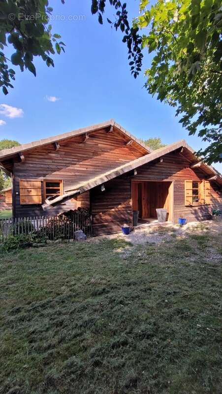 Maison à LE CHAMBON-SUR-LIGNON