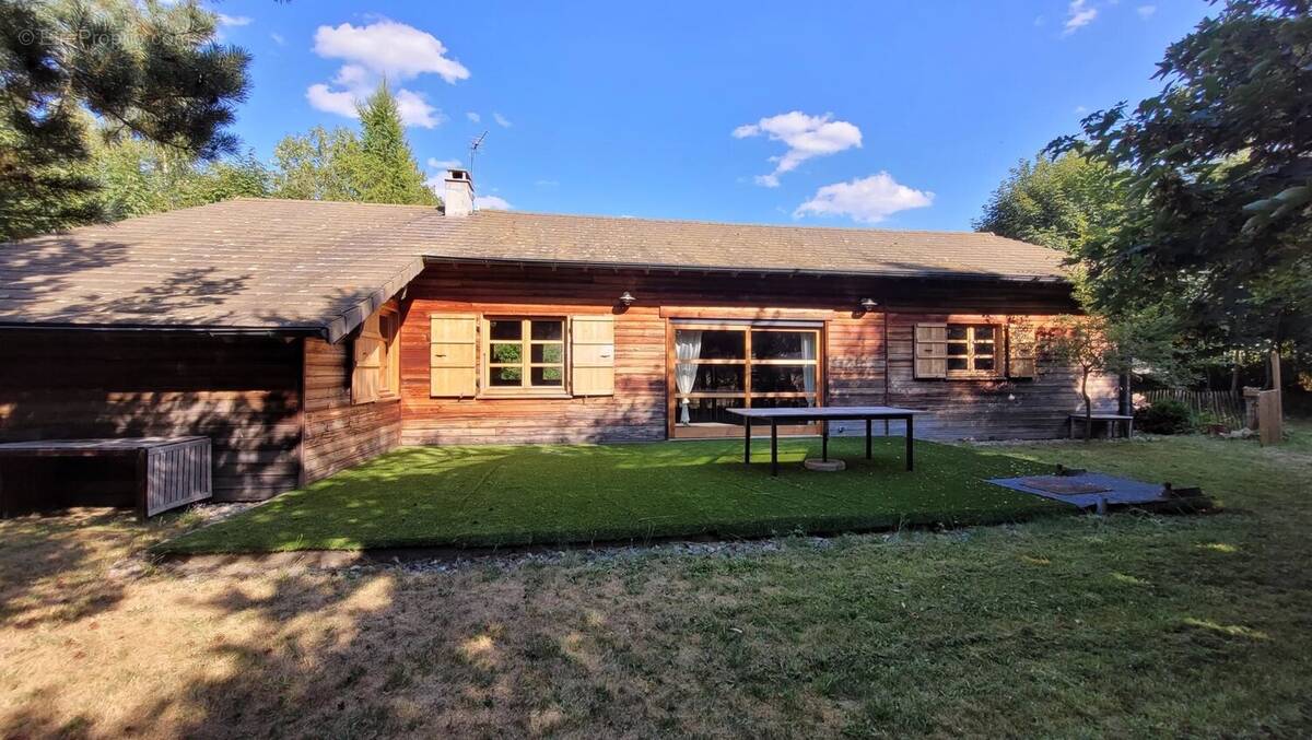 Maison à LE CHAMBON-SUR-LIGNON