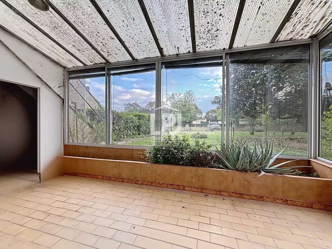 Appartement à FROUZINS