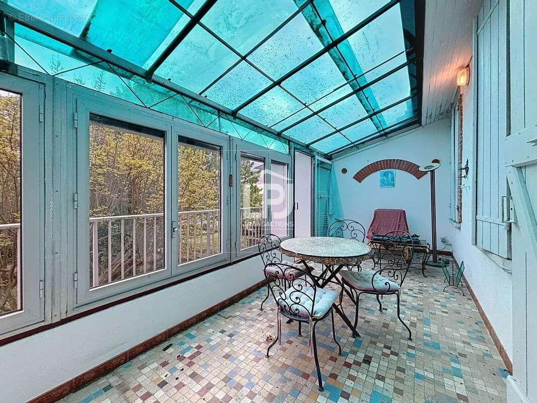 Appartement à FROUZINS