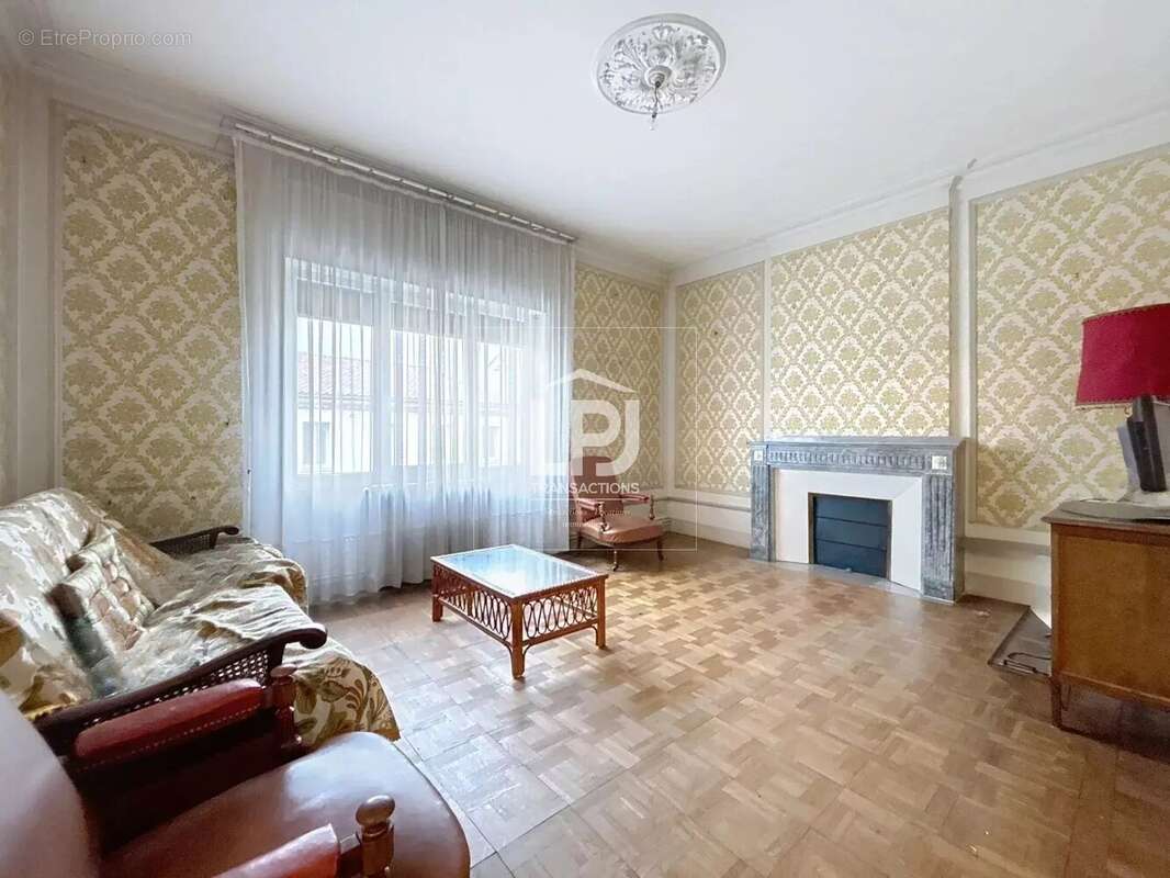 Appartement à FROUZINS