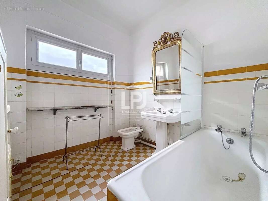 Appartement à FROUZINS