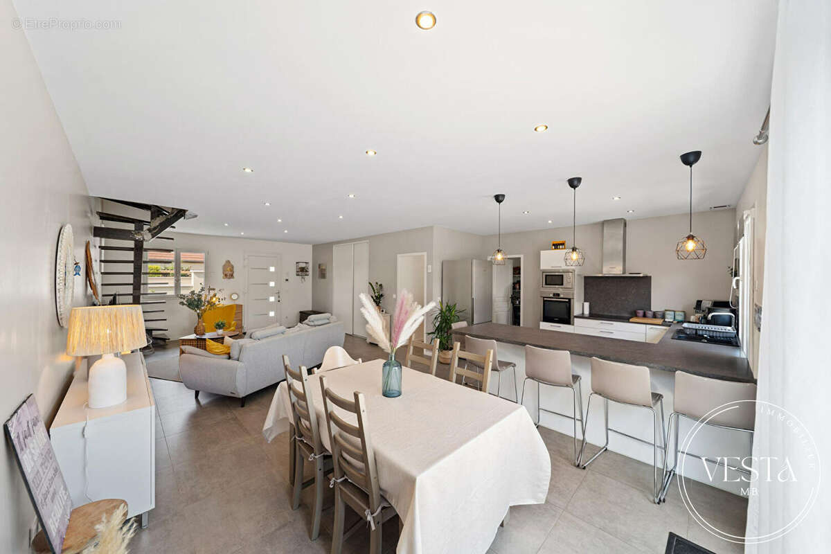 Maison à ARC-SUR-TILLE