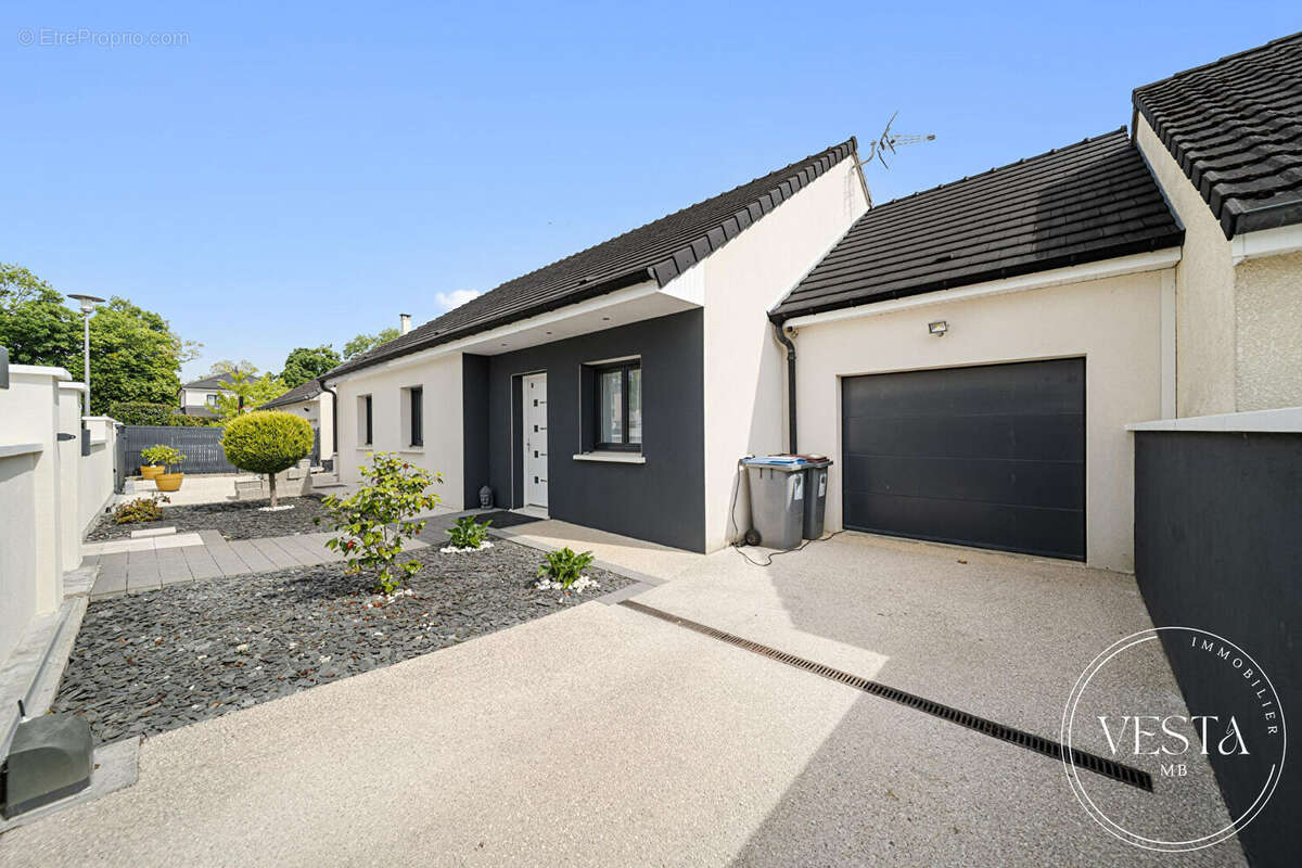 Maison à ARC-SUR-TILLE