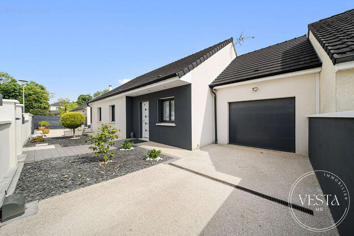 Maison à ARC-SUR-TILLE