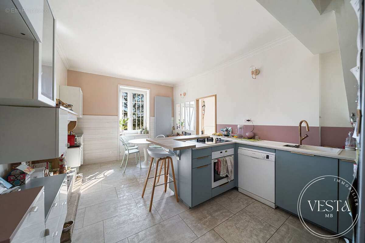 Maison à CORCELLES-LES-MONTS