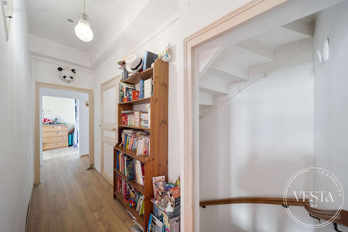 Maison à CORCELLES-LES-MONTS