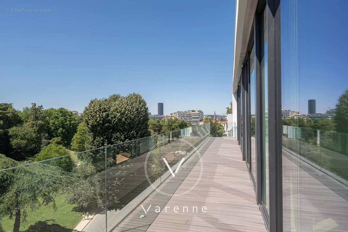 Appartement à PARIS-14E