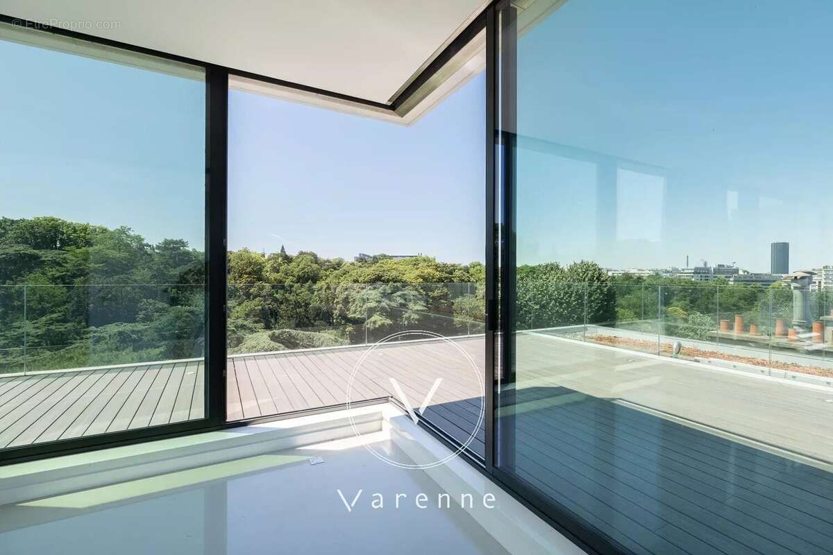 Appartement à PARIS-14E