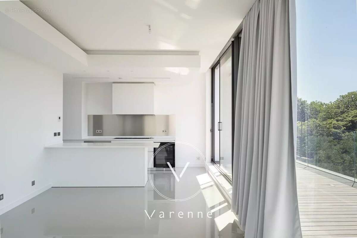 Appartement à PARIS-14E